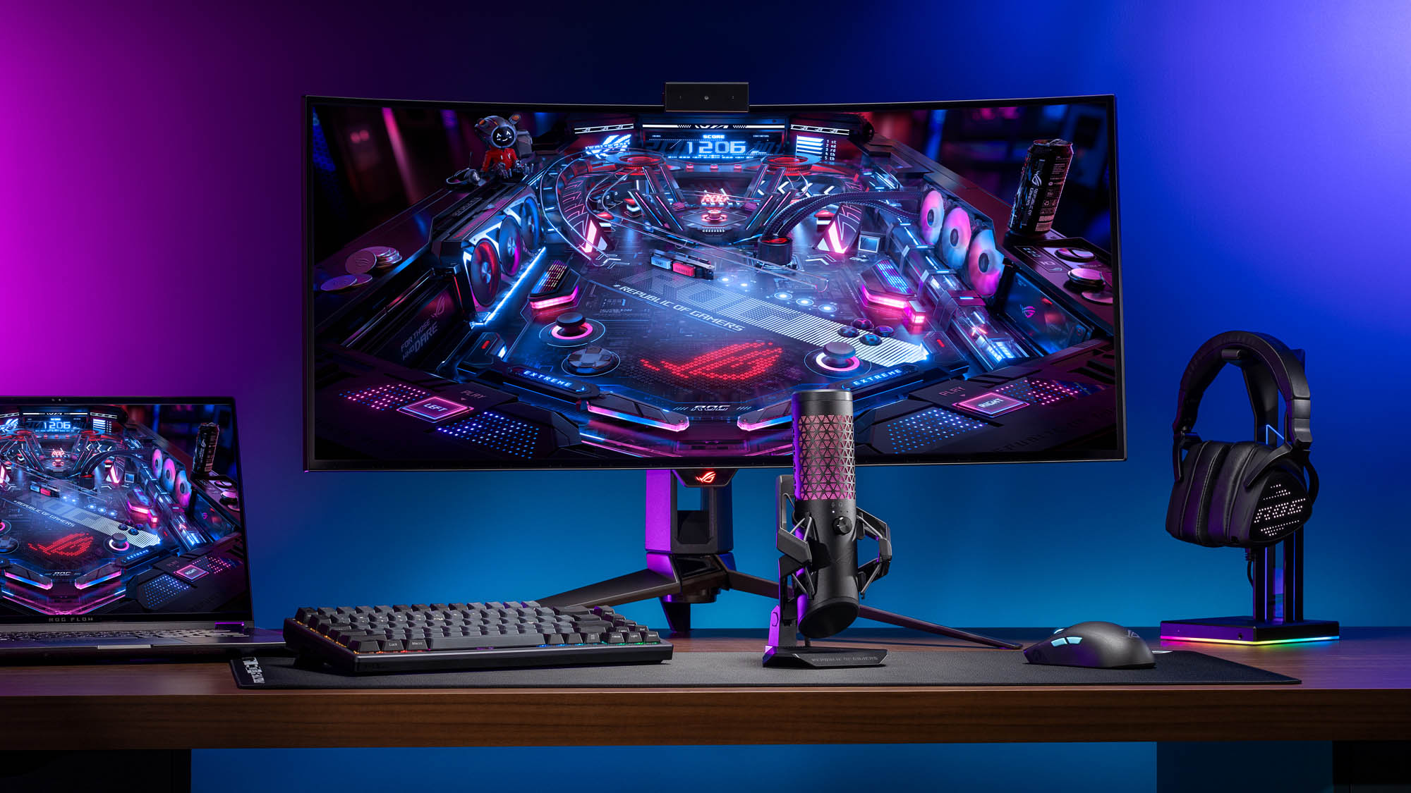 Laptops and PCs gaming setup